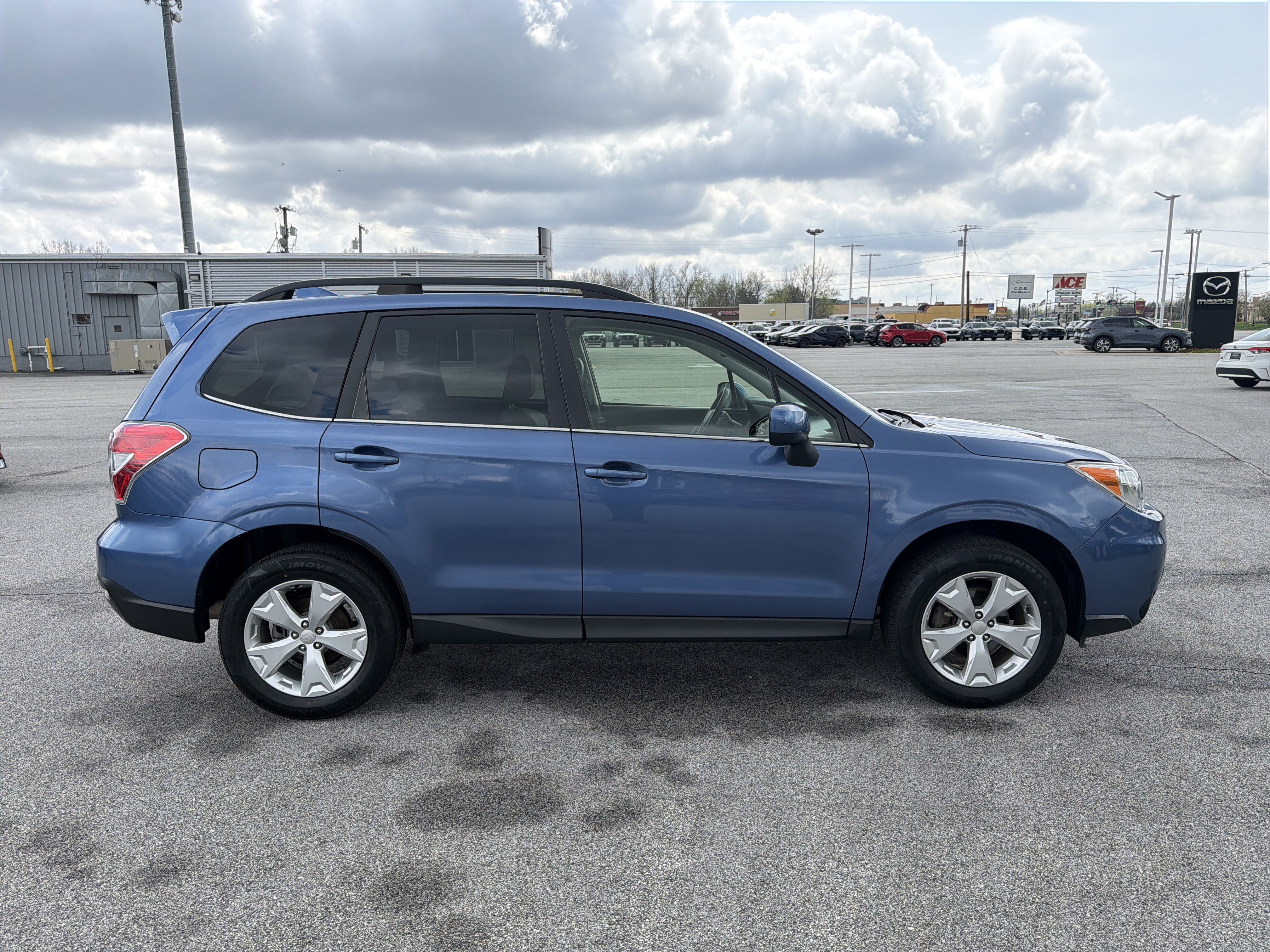 Used 2016 Subaru Forester 2.5i Limited image 2