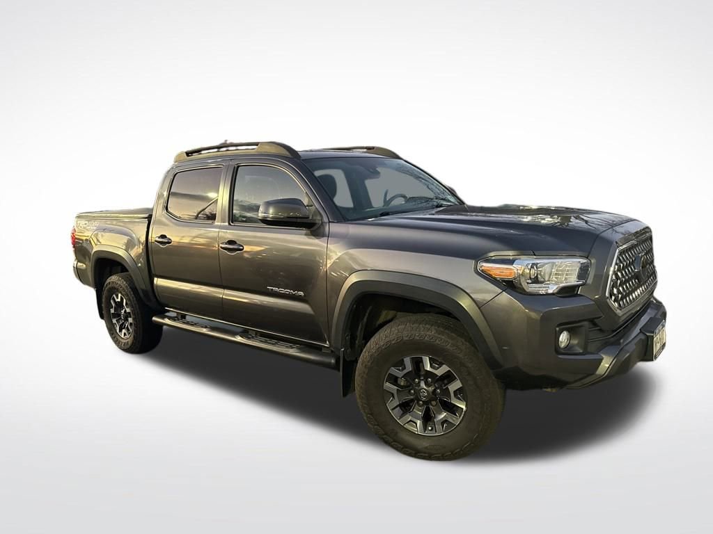 Used 2019 Toyota Tacoma TRD Off-Road image 2