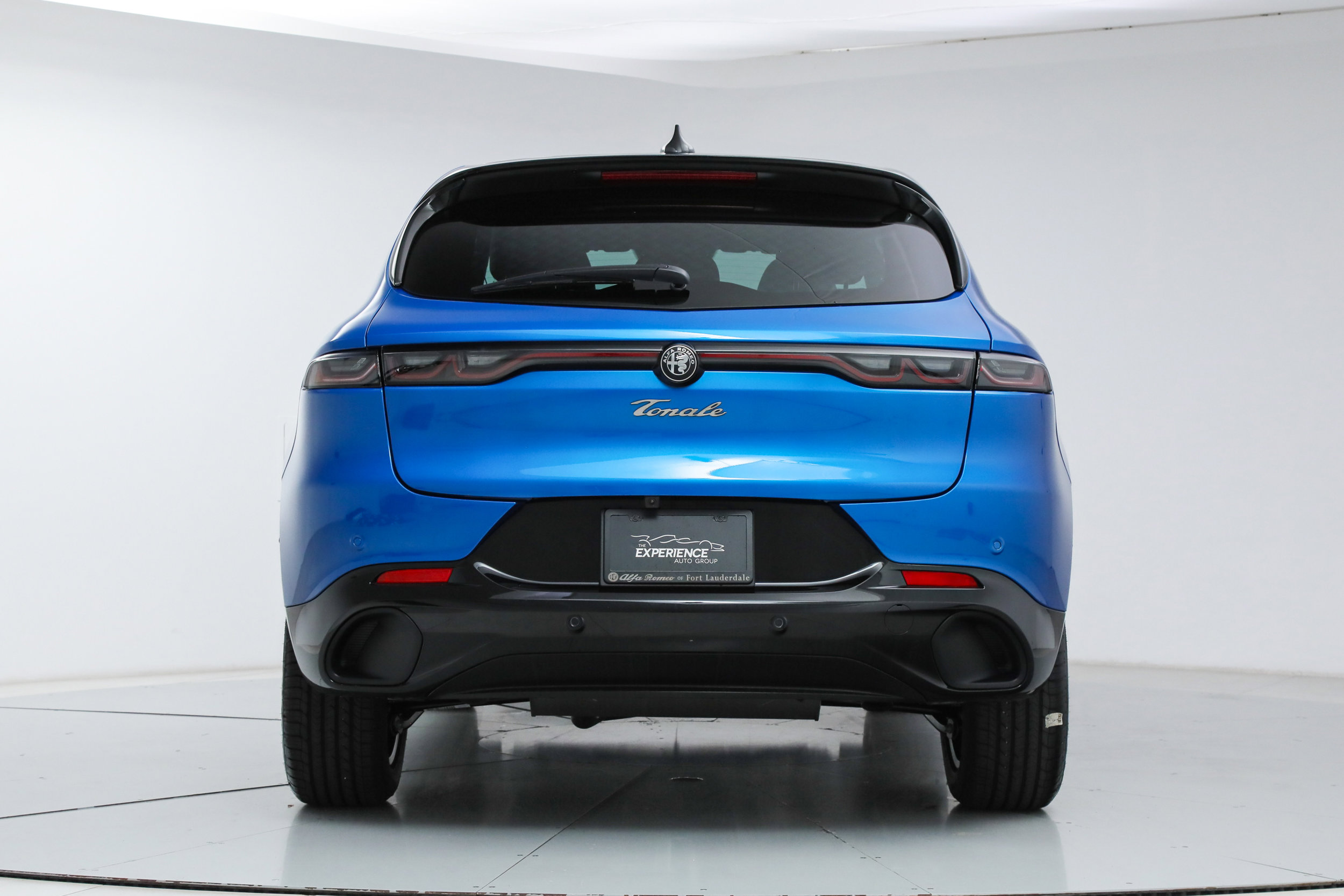 New 2026 Alfa Romeo Tonale Sprint w/ Black Premium Package image 4