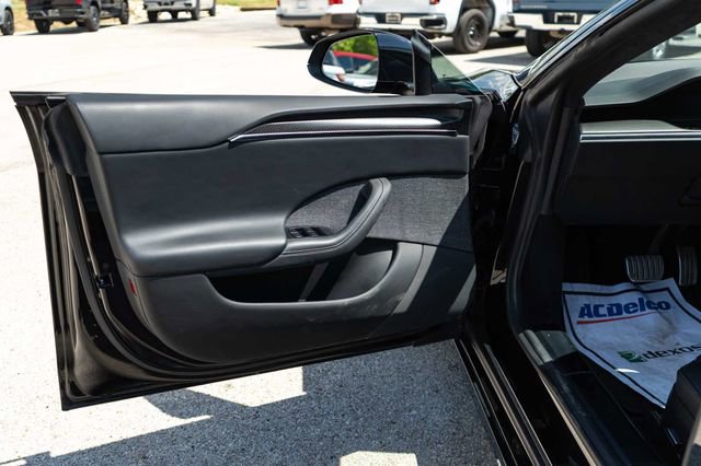 Used 2022 Tesla Model S Plaid image 11