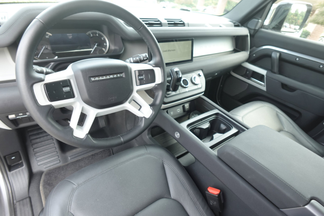 Used 2023 Land Rover Defender 90 S image 9