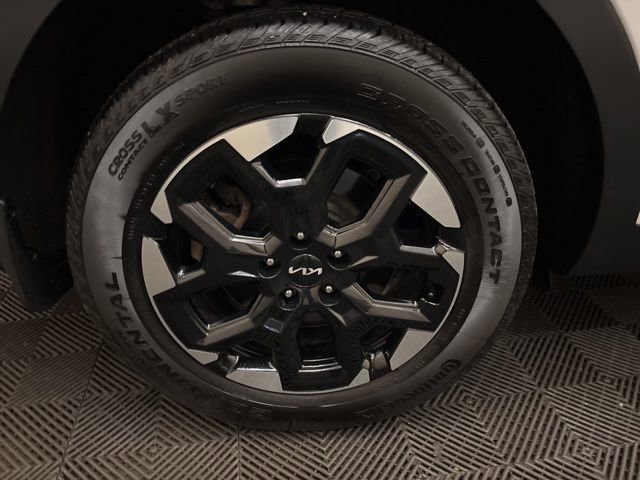 Certified 2025 Kia Sorento S image 23