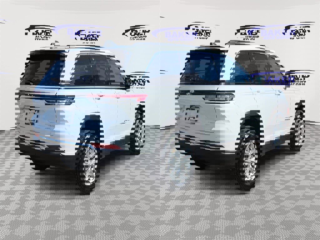 New 2026 Jeep Grand Cherokee Laredo X image 3