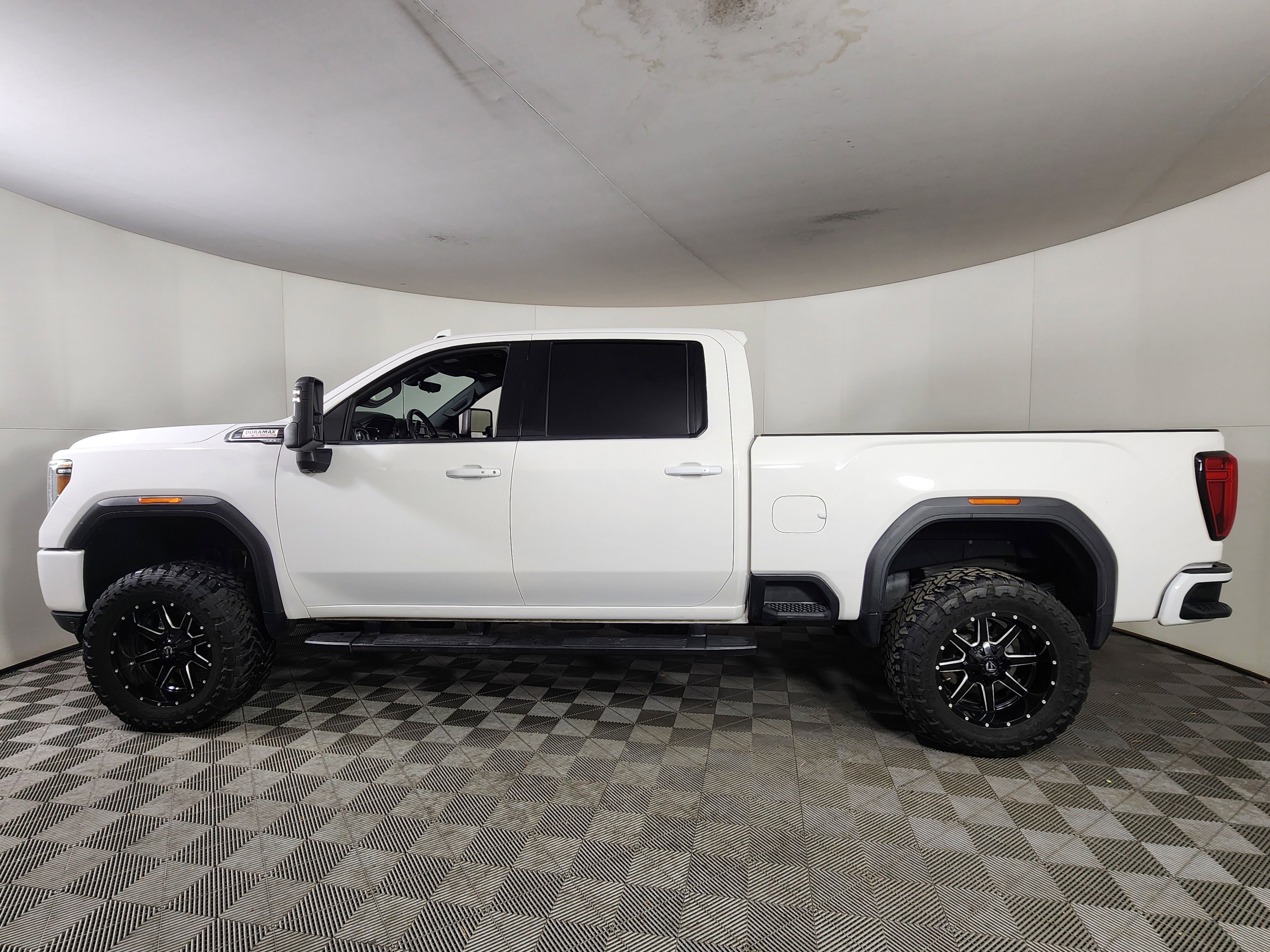 Used 2020 GMC Sierra 2500 AT4 w/ AT4 Premium Package image 4