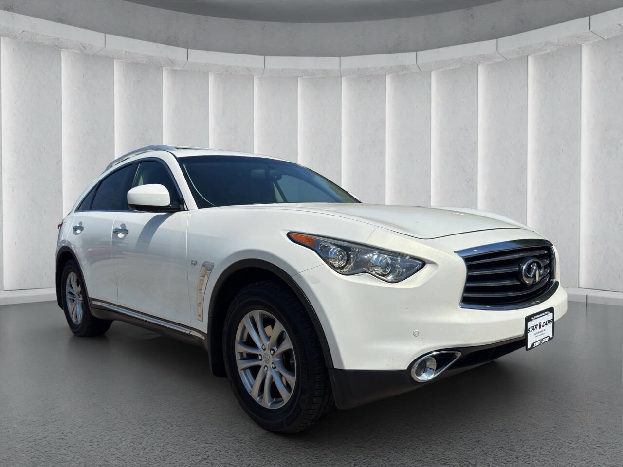 Used 2016 INFINITI QX70 AWD w/ Premium Package image 7