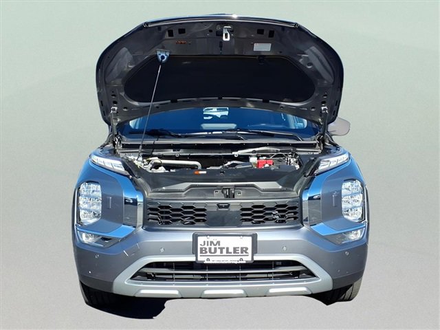 Used 2024 Mitsubishi Outlander AWD image 22