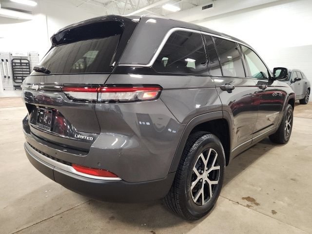 Used 2026 Jeep Grand Cherokee Limited AWD/4WD image 3