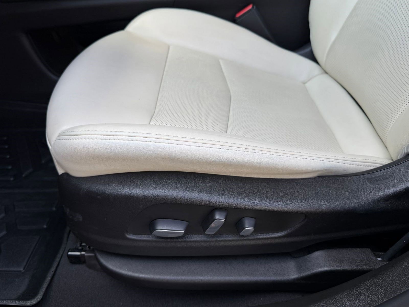 Used 2023 Cadillac XT6 Sport w/ LPO, Premium Carpet Package AWD/4WD image 14