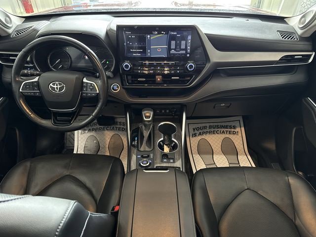 Used 2020 Toyota Highlander Limited image 21