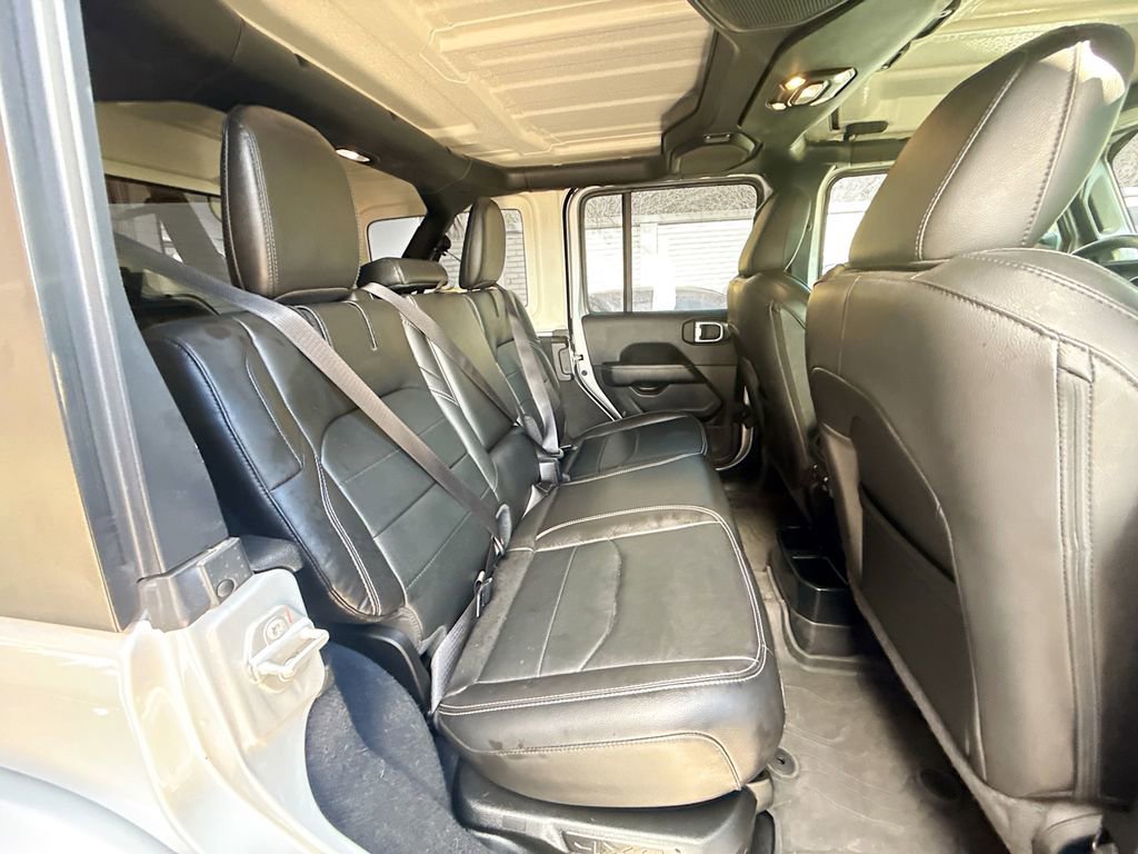 Used 2023 Jeep Wrangler Unlimited Sahara w/ Cold Weather Group image 31
