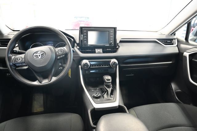 Used 2022 Toyota RAV4 LE AWD/4WD image 13