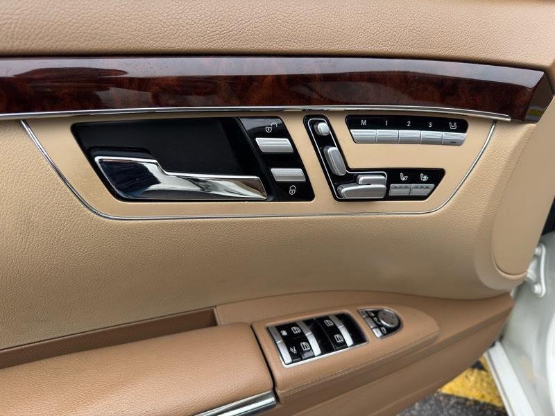 Used 2009 Mercedes-Benz S 550 4MATIC image 16