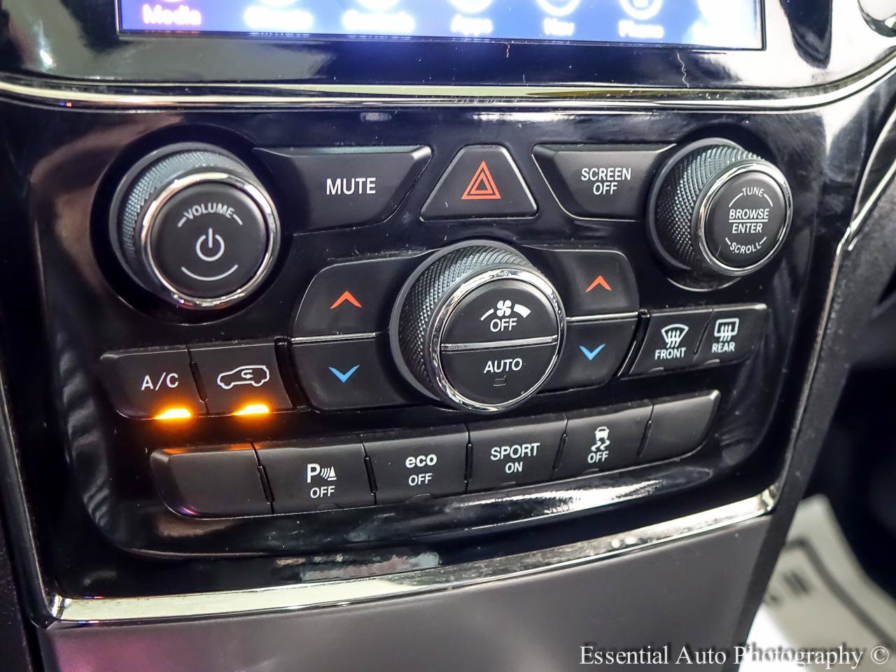 Used 2019 Jeep Grand Cherokee Limited X AWD/4WD image 24