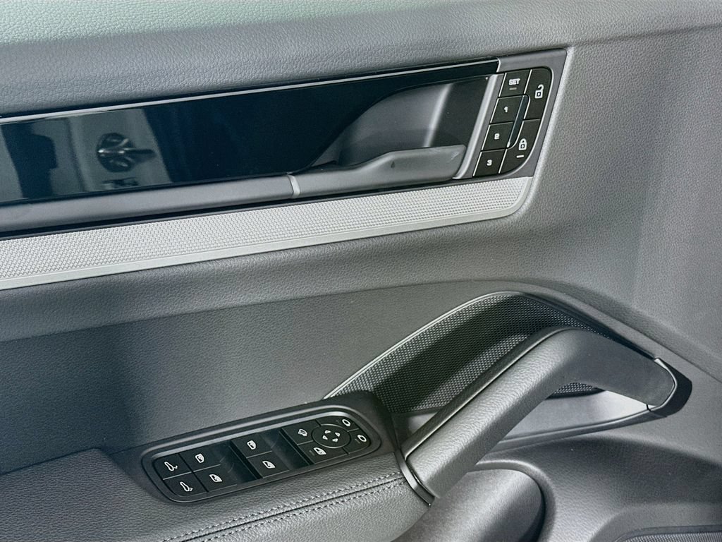 New 2026 Porsche Cayenne AWD/4WD image 20
