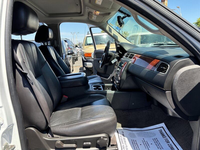 Used 2010 Chevrolet Tahoe LT AWD/4WD image 12