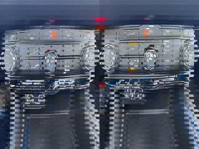 Used 2022 Dodge Durango GT w/ Blacktop Package AWD/4WD image 28