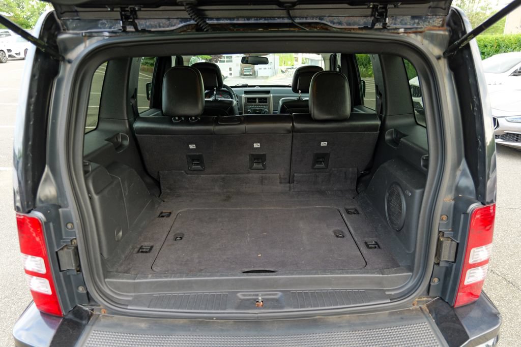 Used 2011 Jeep Liberty Limited w/ Chrome Accents Group AWD/4WD image 55