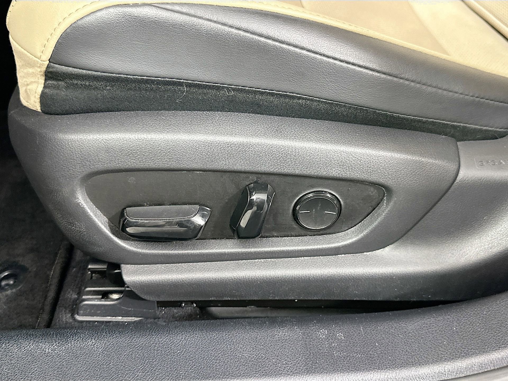 Used 2020 Lexus ES 350 w/ Premium Package image 19