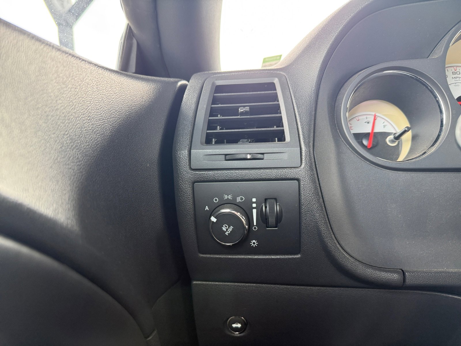 Used 2014 Dodge Challenger R/T image 18