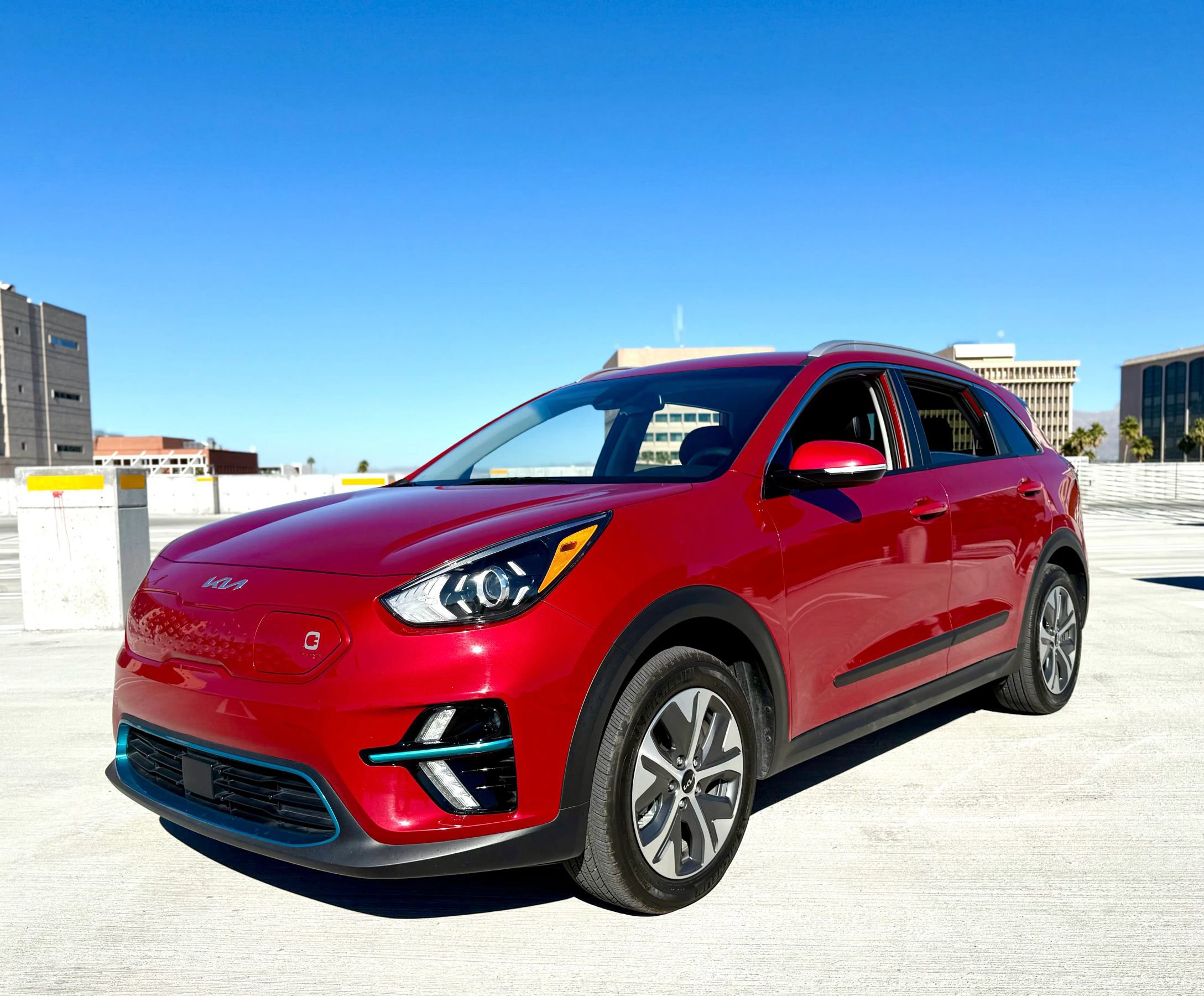 Used 2022 Kia Niro EX image 17
