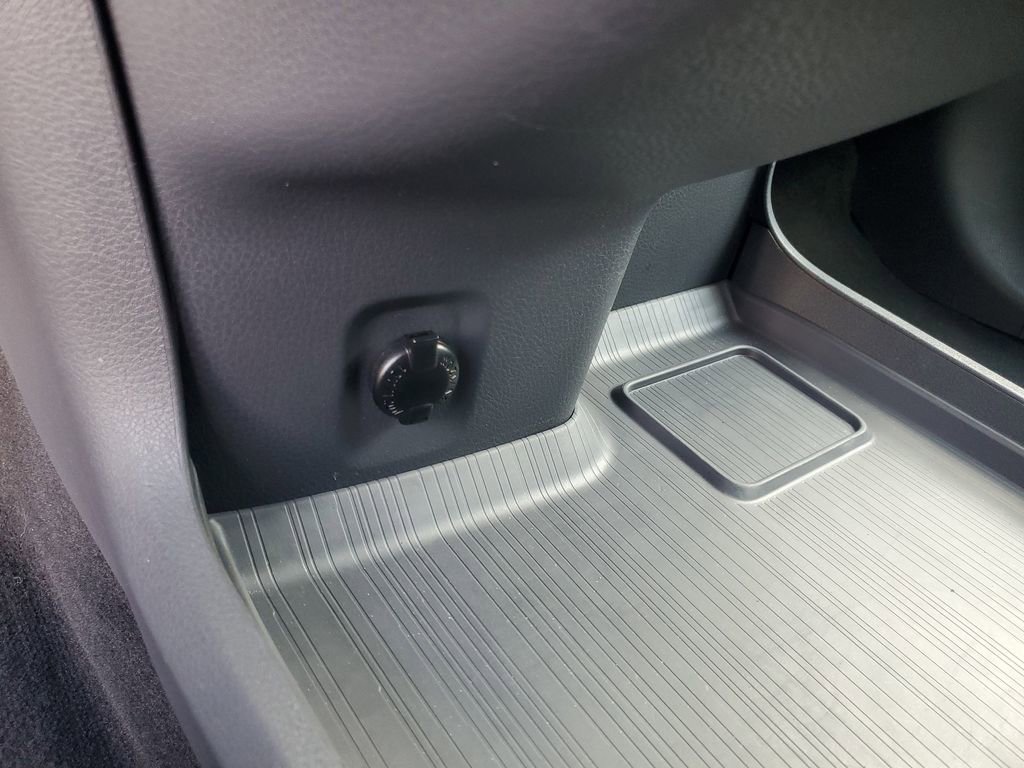 Used 2022 Toyota Sienna XLE image 15