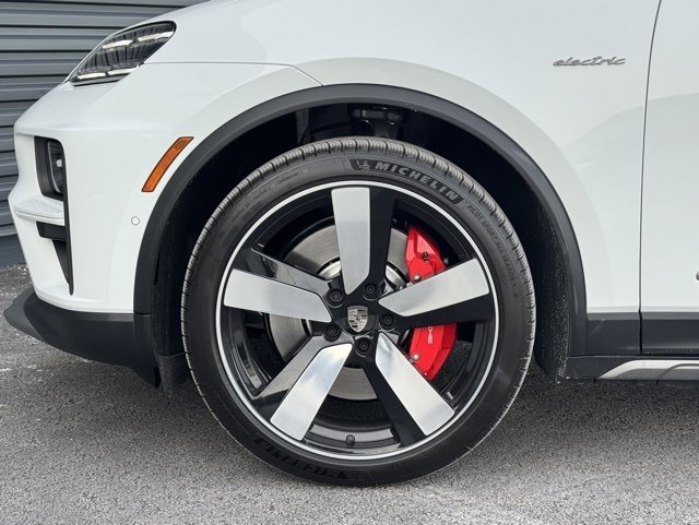New 2025 Porsche Macan Turbo Electric image 11