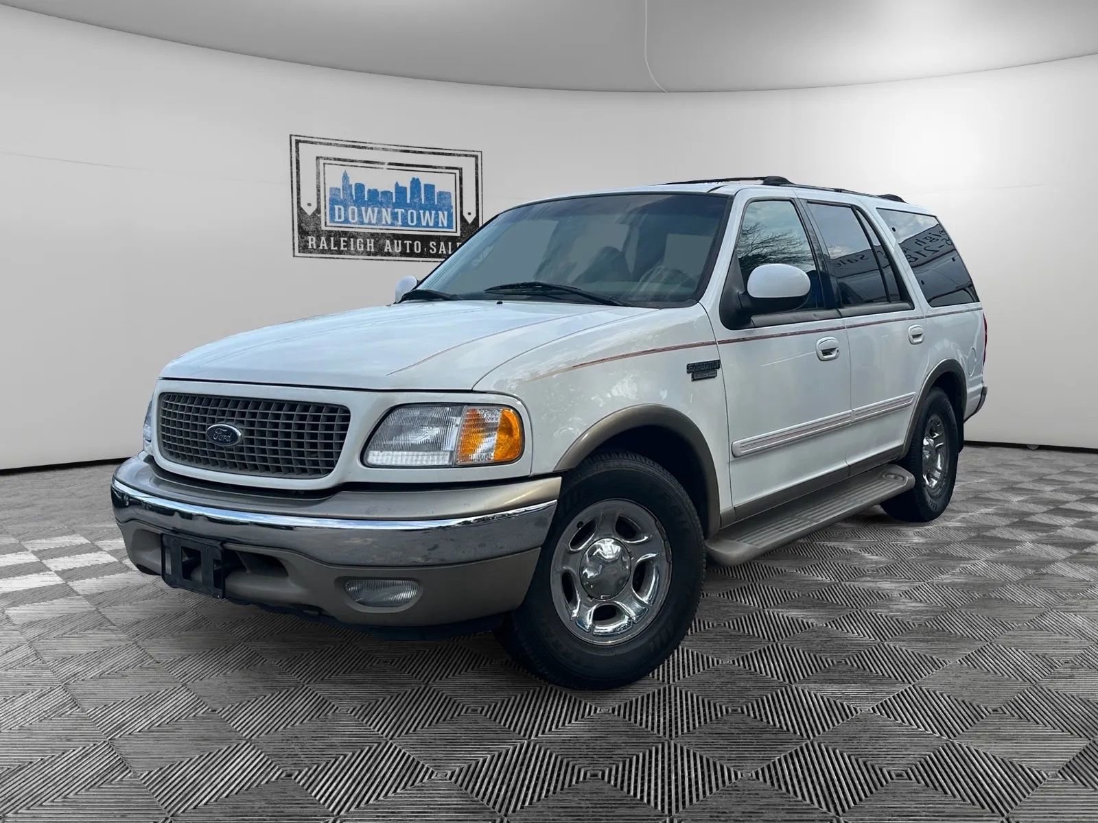 Used 2000 Ford Expedition Eddie Bauer image 2