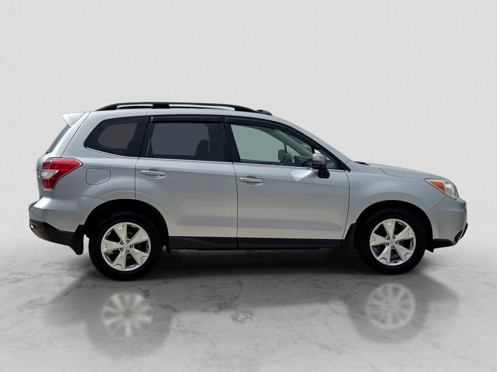 Used 2014 Subaru Forester 2.5i Touring AWD/4WD image 9