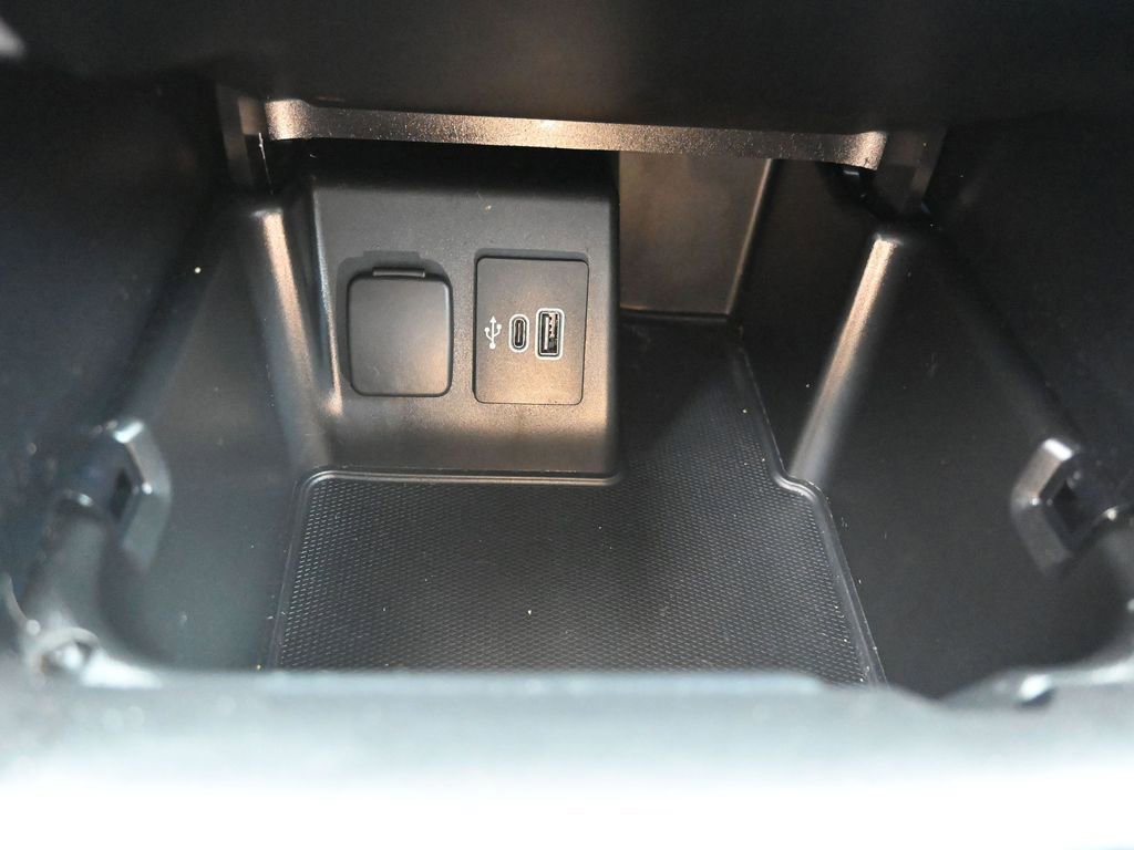 Used 2025 Ford Explorer Active image 29