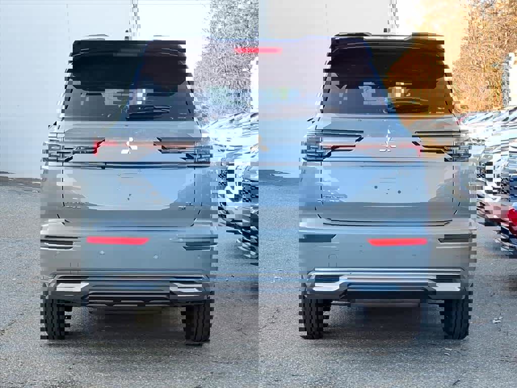 New 2026 Mitsubishi Outlander SEL image 4