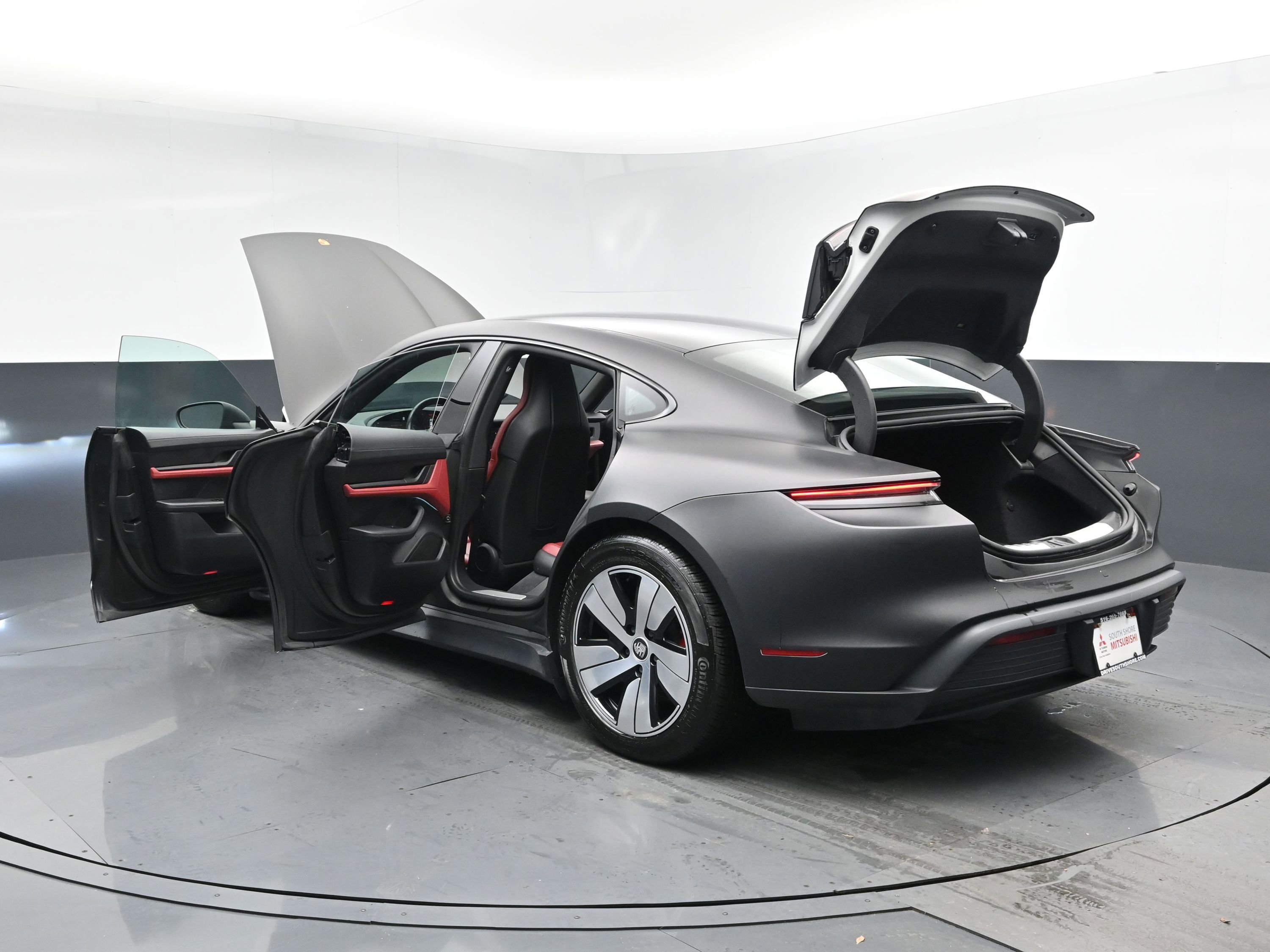 Used 2020 Porsche Taycan 4S image 25