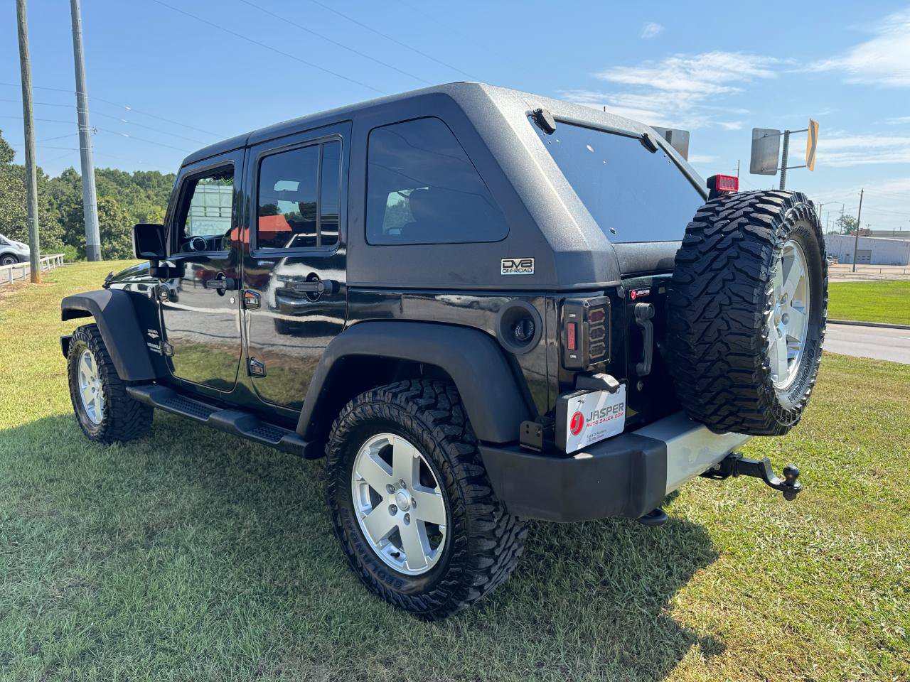 Used 2012 Jeep Wrangler Unlimited Sahara AWD/4WD image 27