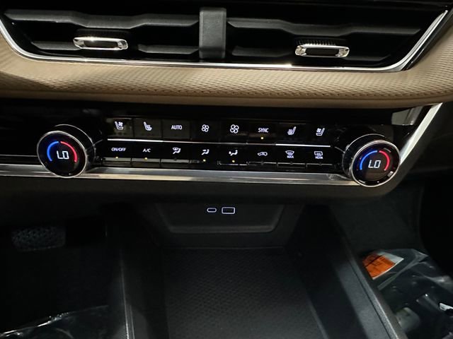 New 2026 Chevrolet Equinox ACTIV w/ Convenience Package III AWD/4WD image 13