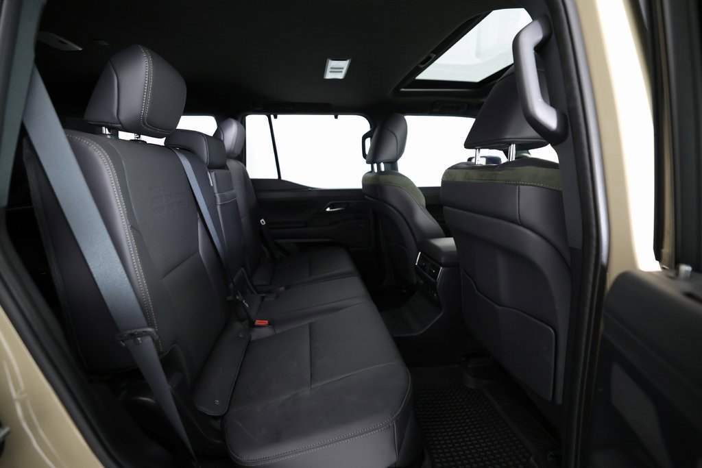Used 2025 Lexus GX 550 image 11