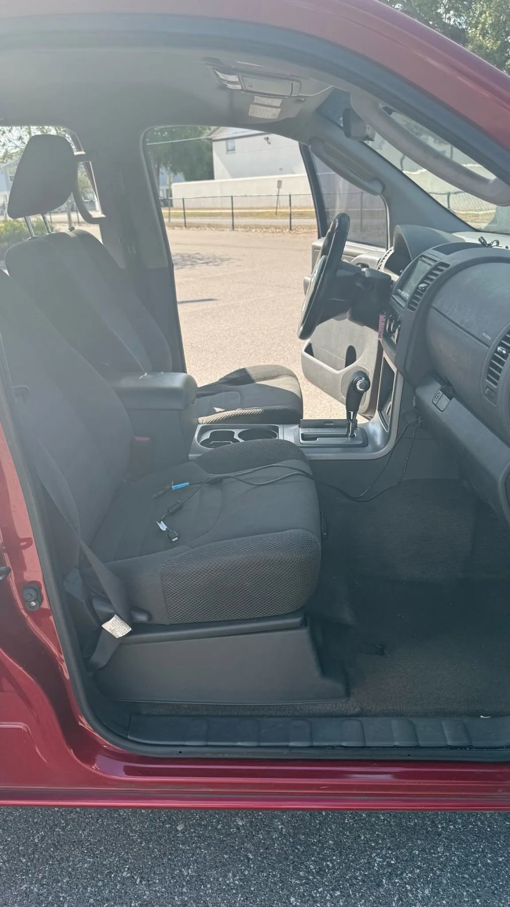 Used 2011 Nissan Pathfinder S image 13