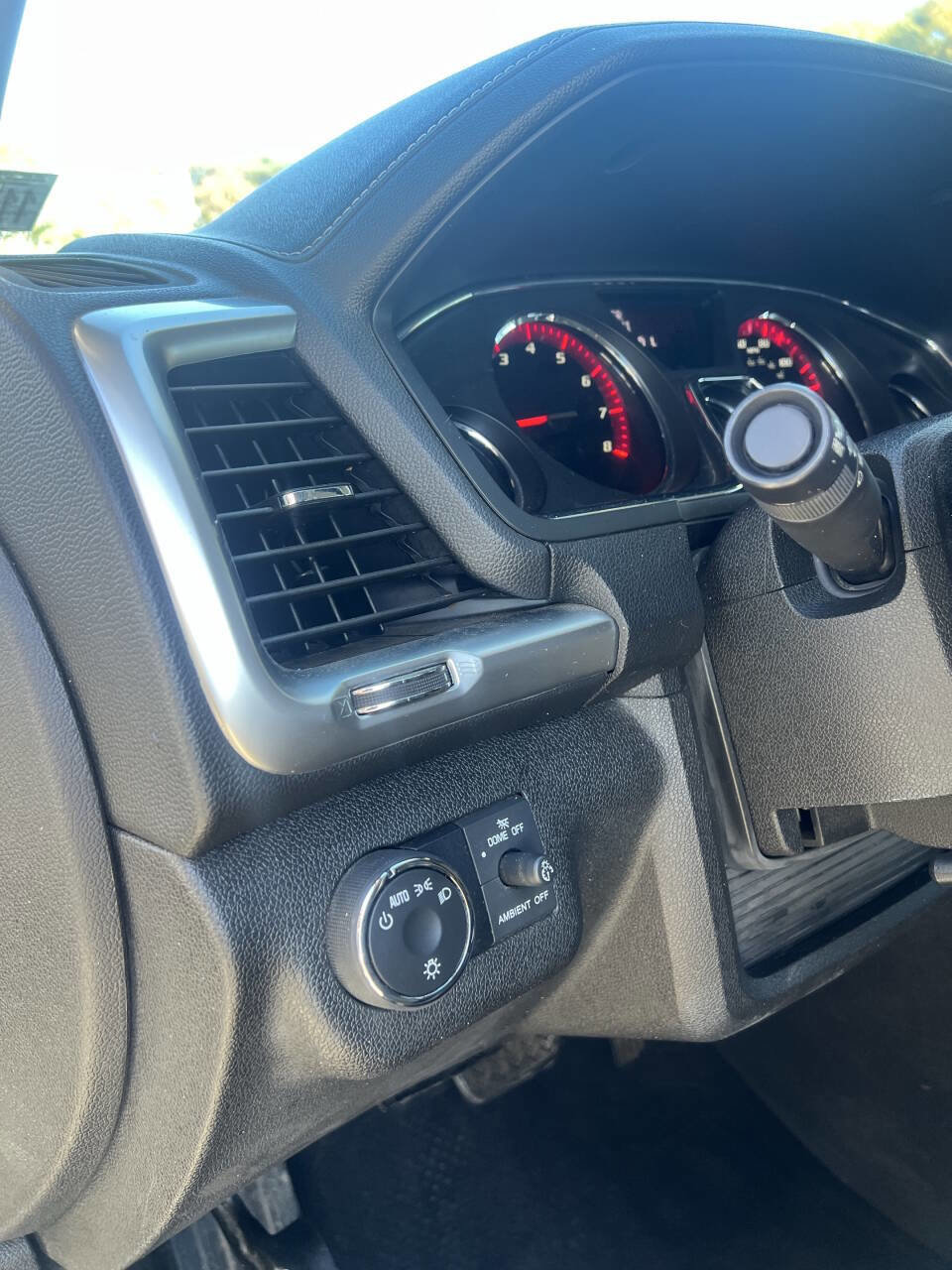 Used 2014 GMC Acadia SLE image 17