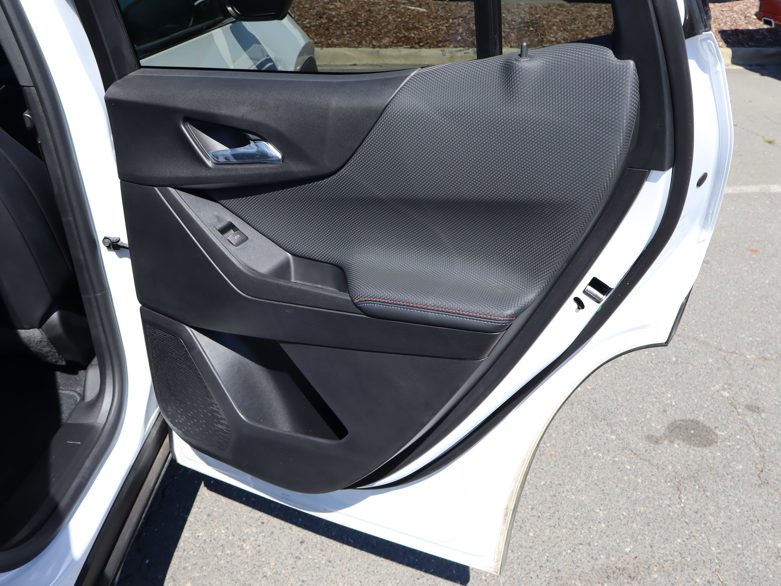 Used 2025 Chevrolet Equinox RS w/ Safety and Technology Package image 34