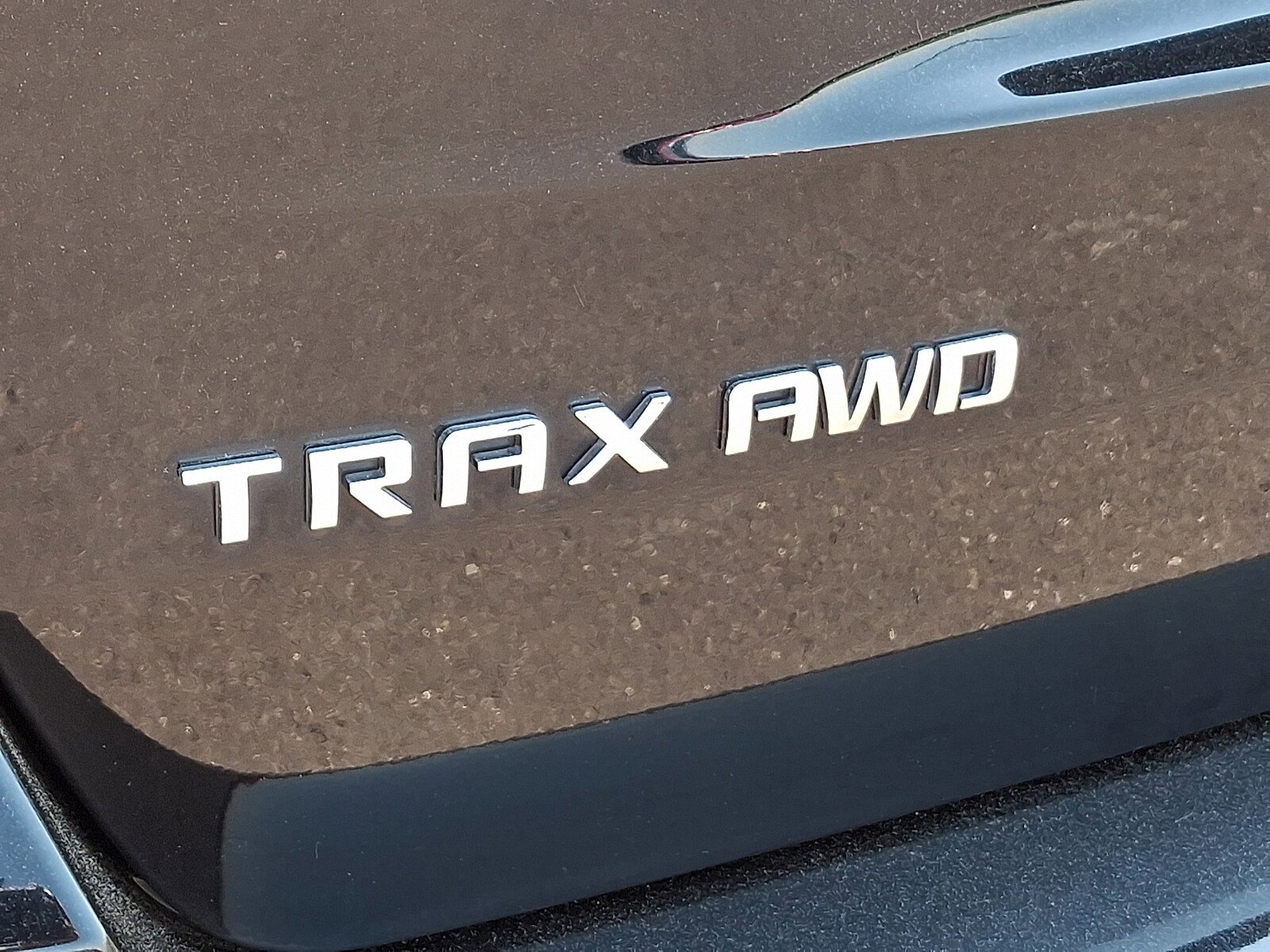 Used 2018 Chevrolet Trax Premier w/ Midnight Edition AWD/4WD image 32