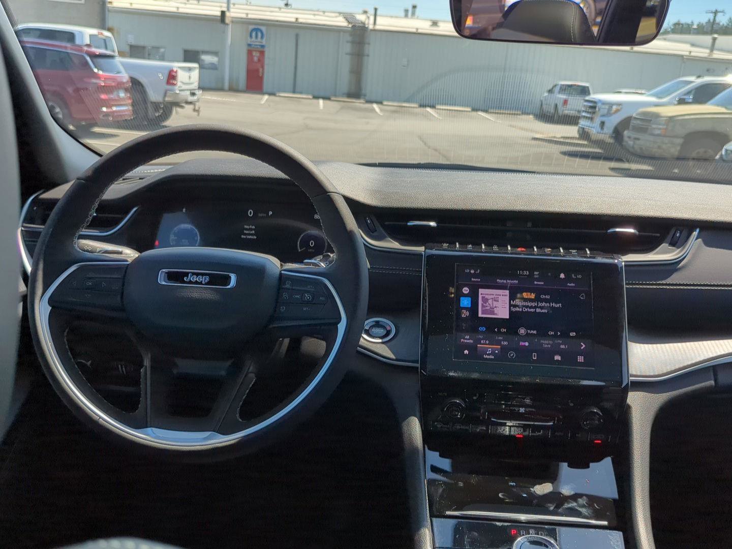 New 2025 Jeep Grand Cherokee L Altitude image 14