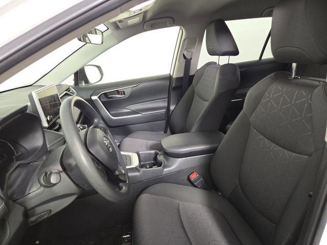 Used 2025 Toyota RAV4 XLE image 13