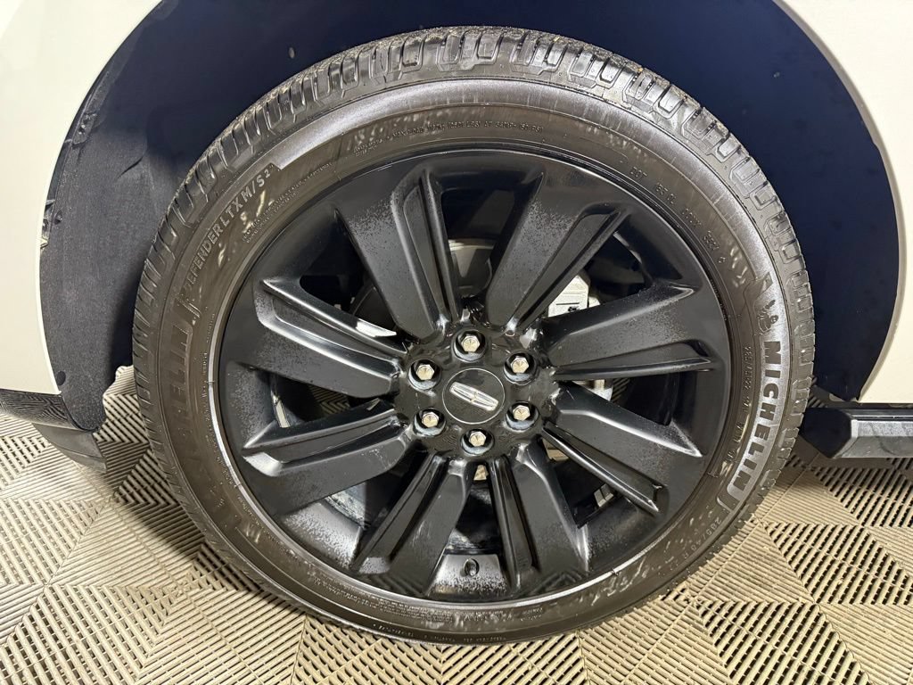 Certified 2024 Lincoln Navigator L Reserve AWD/4WD image 9