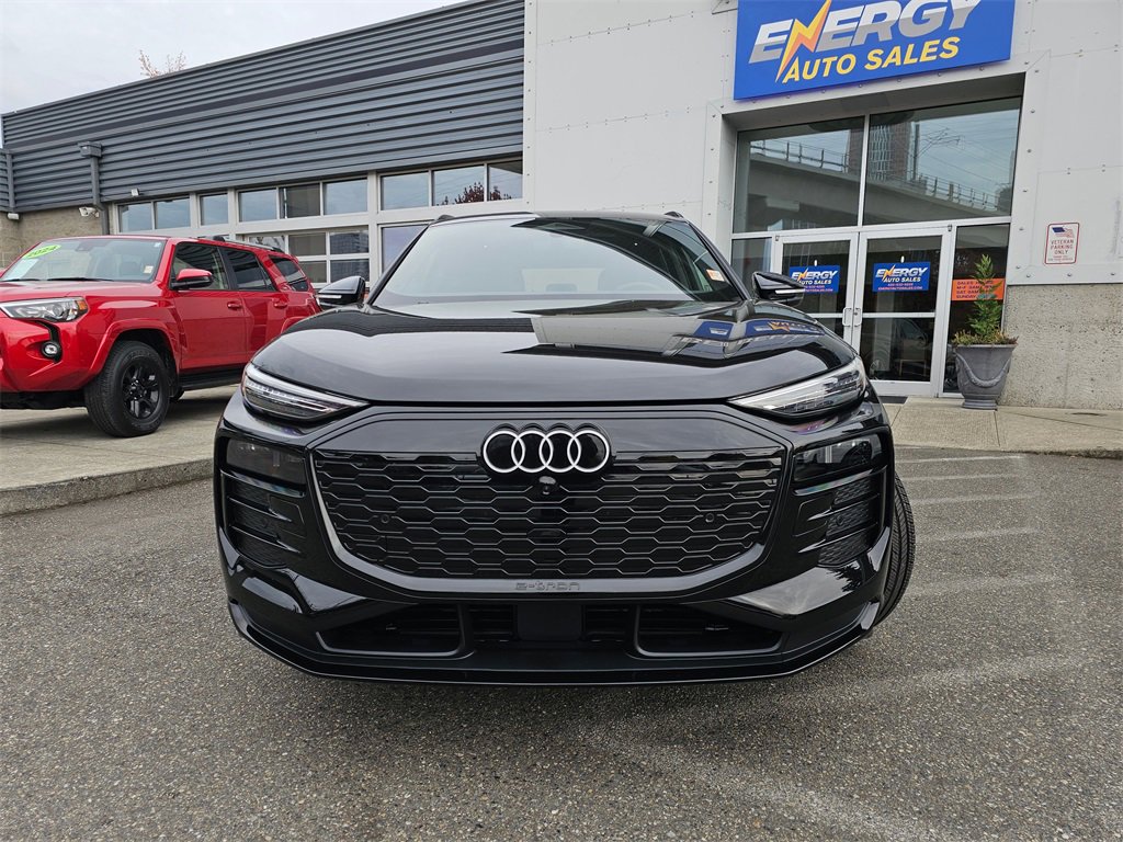 Used 2025 Audi Q6 e-tron Prestige w/ 20" Wheel Package image 3