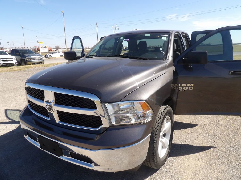 Used 2024 RAM 1500 Classic SLT AWD/4WD image 28