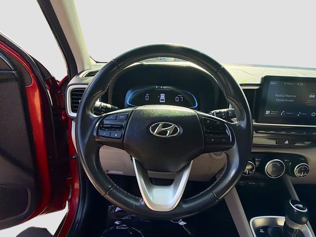 Certified 2024 Hyundai Venue SEL FWD image 11