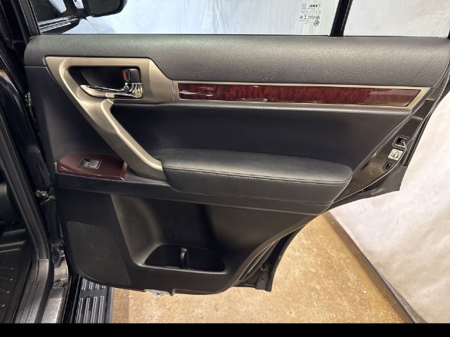 Used 2018 Lexus GX 460 Premium w/ Premium Package AWD/4WD image 29