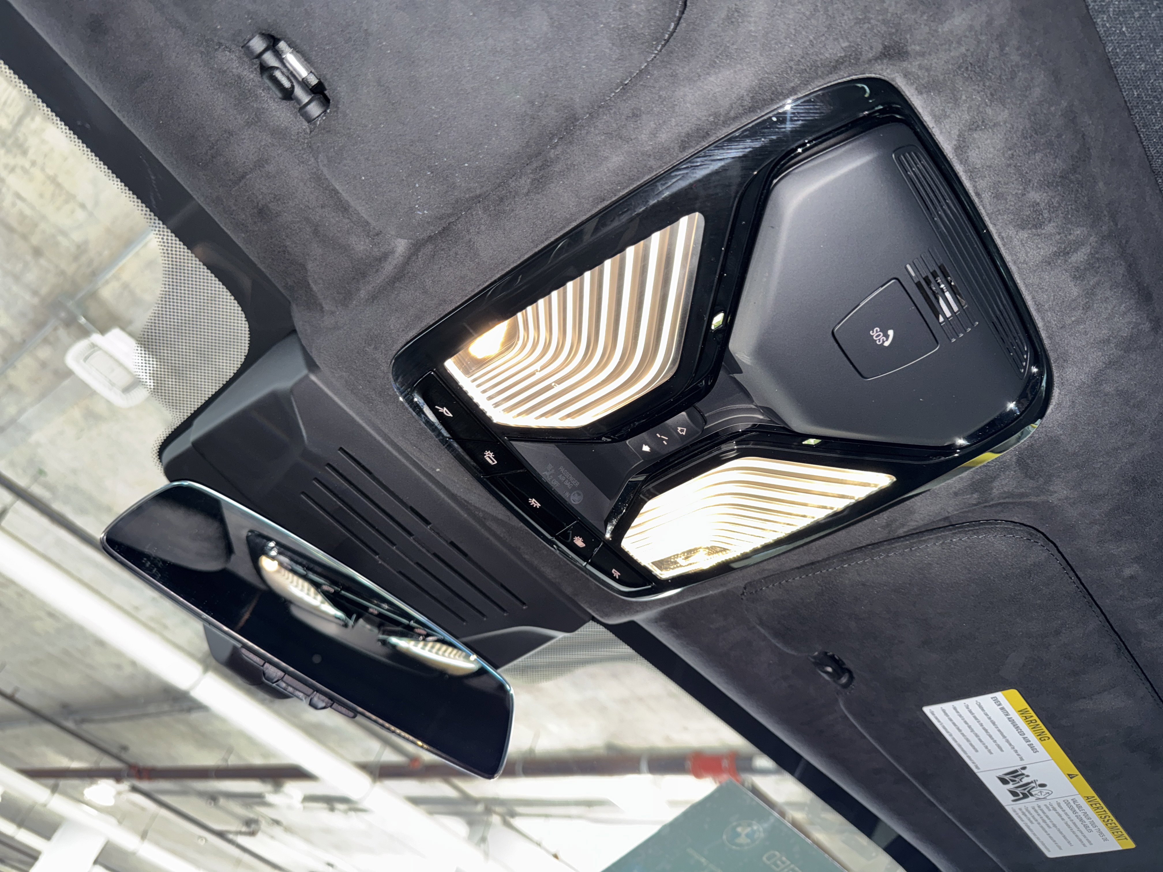 Certified 2025 BMW X7 xDrive40i w/ M Sport Package image 32