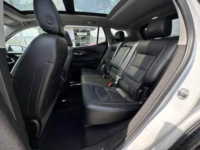 Used 2022 GMC Terrain SLT w/ Infotainment Package II image 26