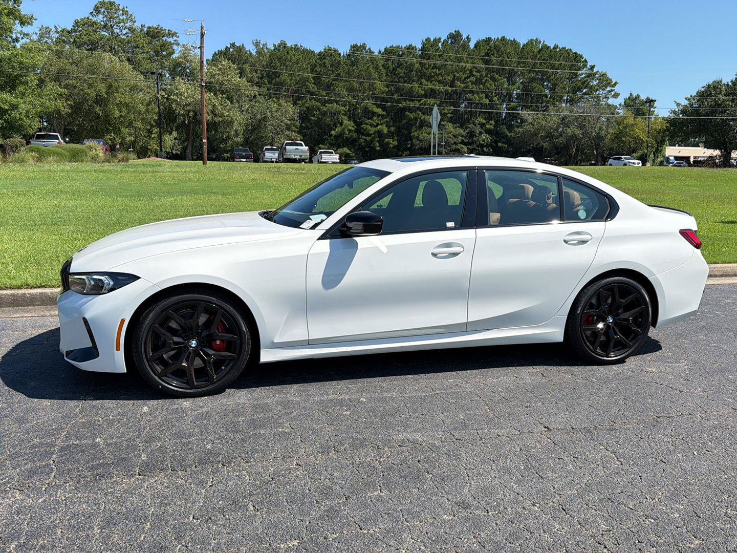 New 2026 BMW 330i Sedan w/ M Sport Package RWD image 3
