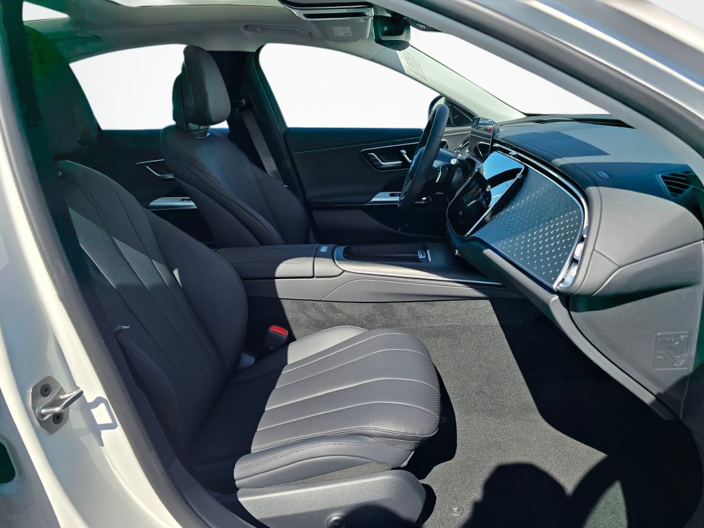 New 2026 Mercedes-Benz E 350 4MATIC Sedan image 24