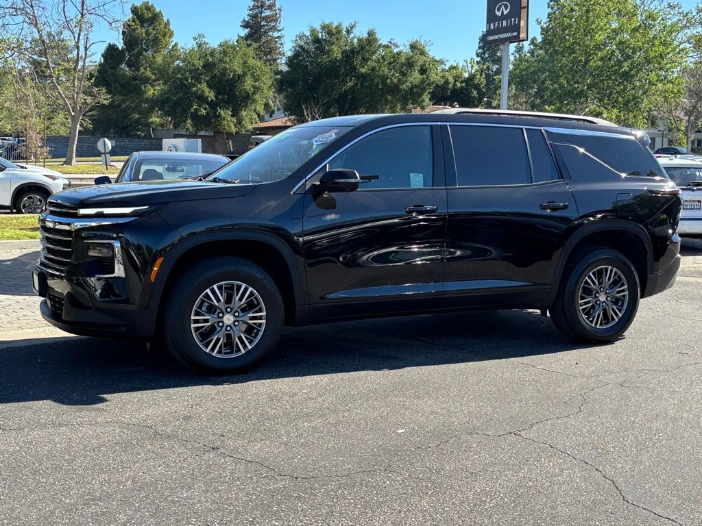 Used 2024 Chevrolet Traverse LT w/ Trailering Package image 8